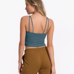 Vuori Halo Performance Crop in Stone Heather